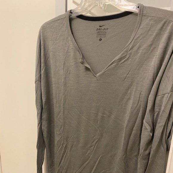 Nike women's long-sleeved Dri-Fit - Picture 1 of 3